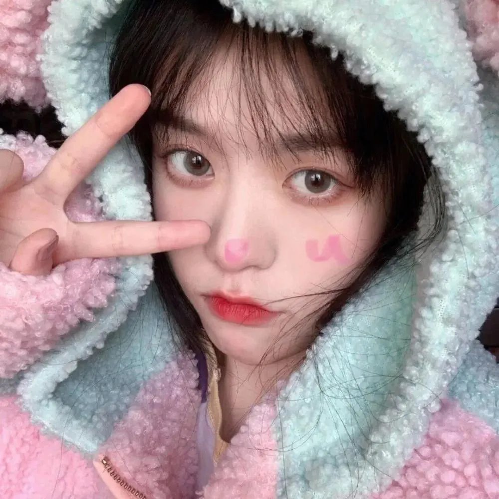 单车上的少女